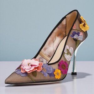 Betsey Johnson Aimey Pointed Toe Black Floral Pump - Size 6 (NEW IN BOX)